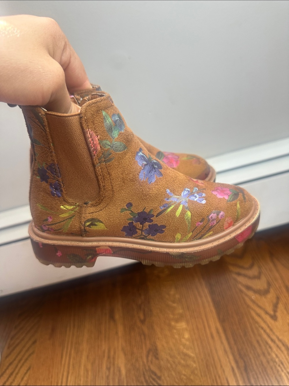 Steve Madden Brown Suede Floral Pull-On Kids Boots like New